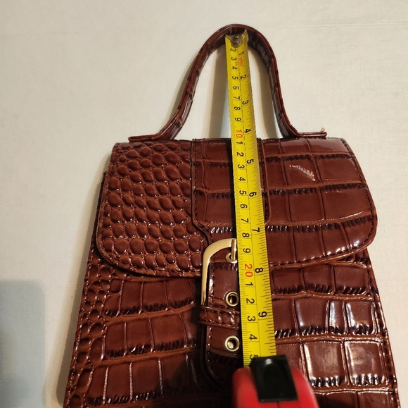 Elegant Brown Faux Leather Croc Pattern Handbag EUC, As Seen in Marie Claire - Picture 10 of 14
